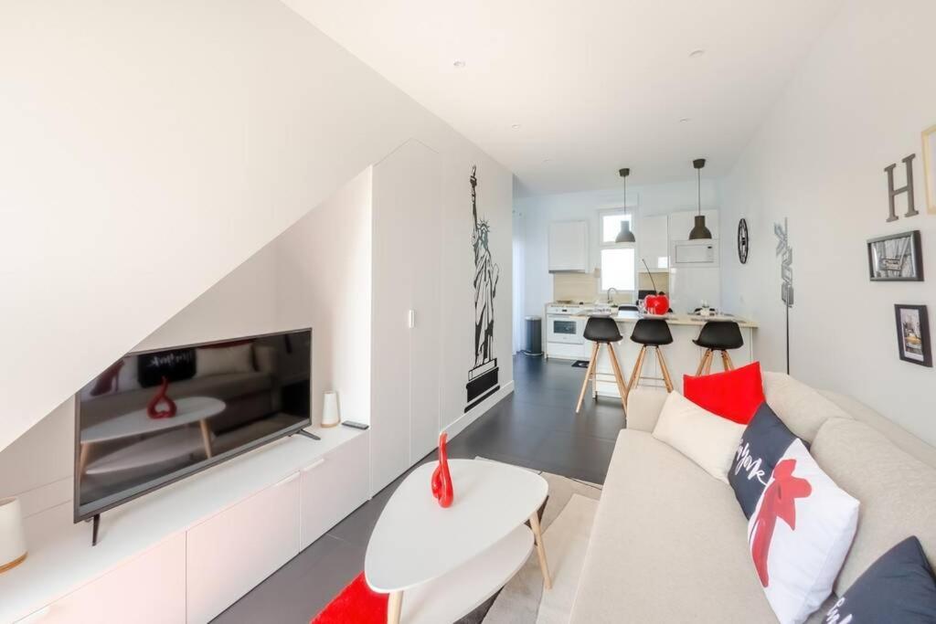 New York House Apartment Villejust Bagian luar foto