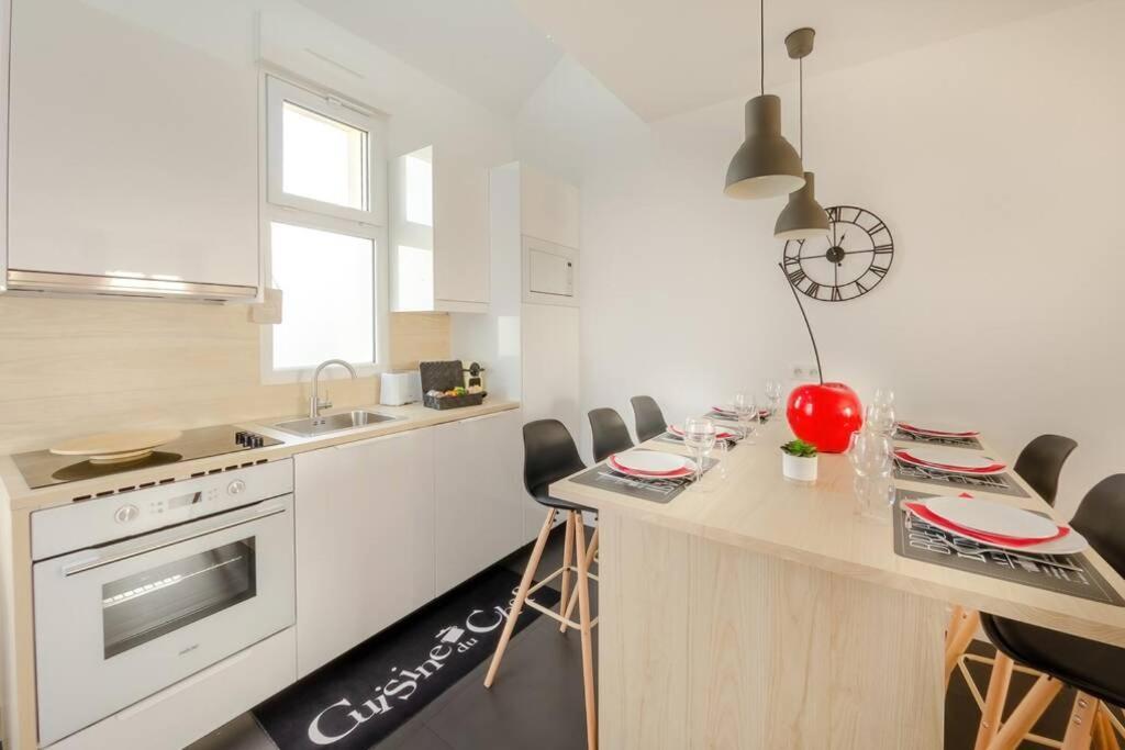 New York House Apartment Villejust Bagian luar foto