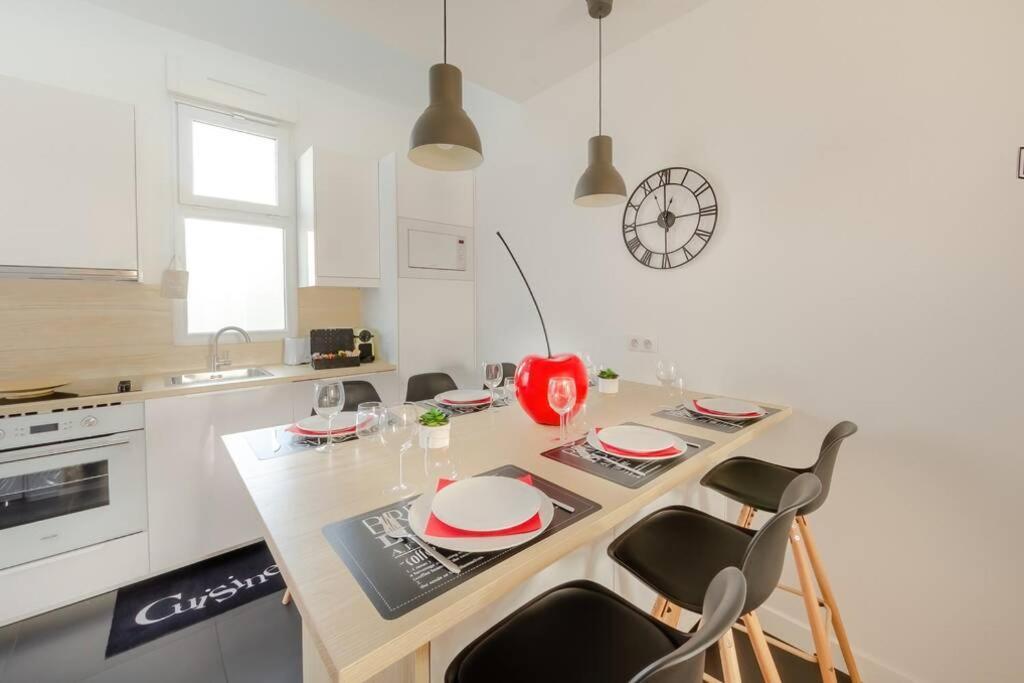New York House Apartment Villejust Bagian luar foto